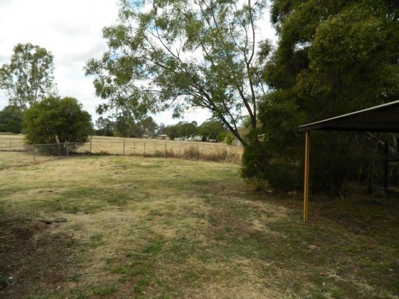 17 School Street, Rosewood QLD 4340