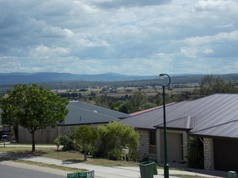 15 Birru Place, Rosewood QLD 4340