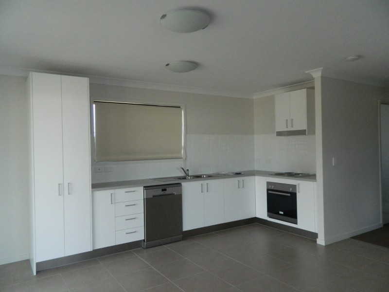 B/11 Southland Street, Leichhardt QLD 4305