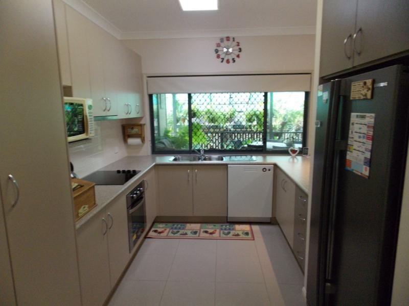 8 Claydon Place, Rosewood QLD 4340