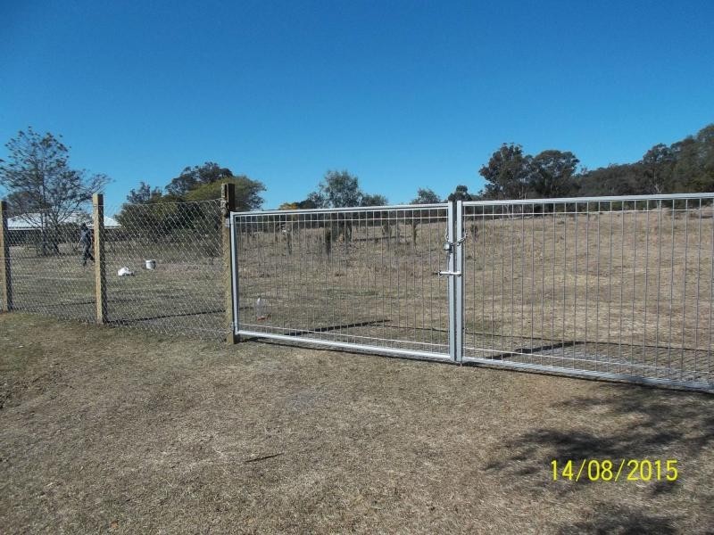 15 Leslee Court, Summerholm QLD 4341