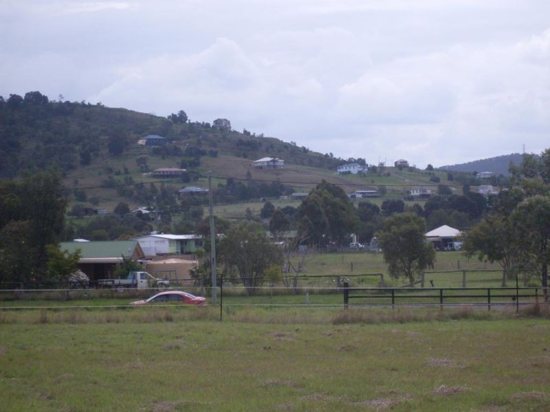 15 Leslee Court, Summerholm QLD 4341