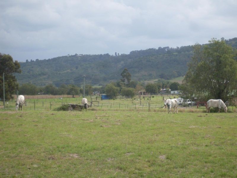 15 Leslee Court, Summerholm QLD 4341