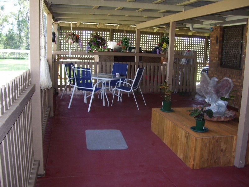 Walloon QLD 4306