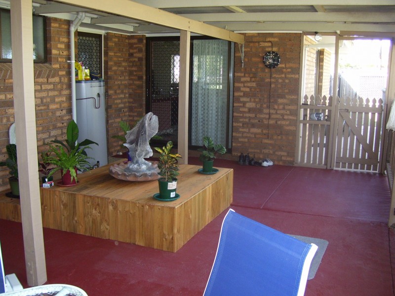 Walloon QLD 4306