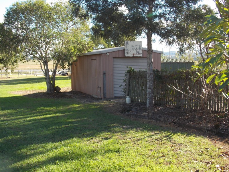 Walloon QLD 4306