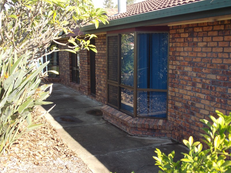 Walloon QLD 4306