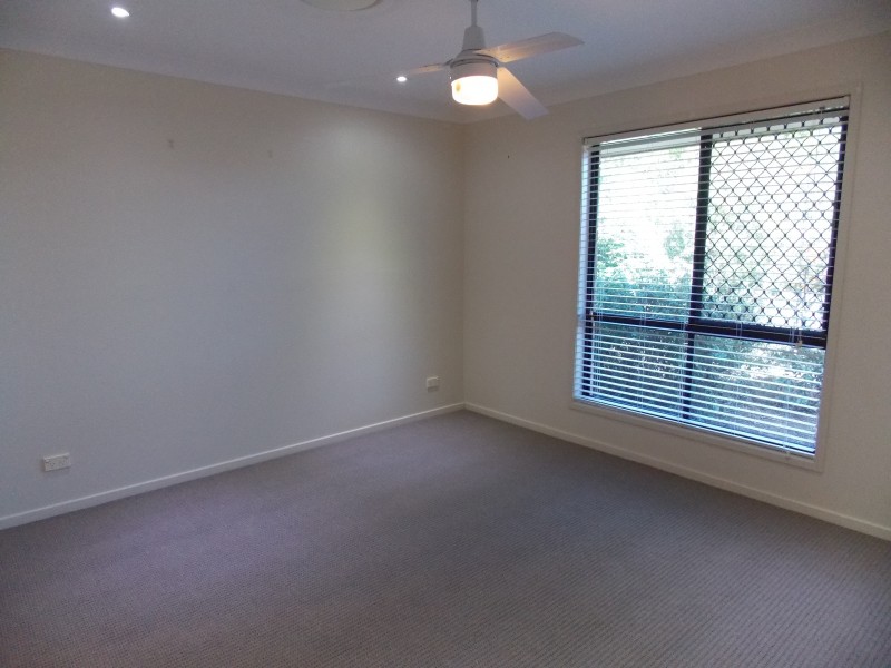 27 Dellvene Cres, Rosewood QLD 4340