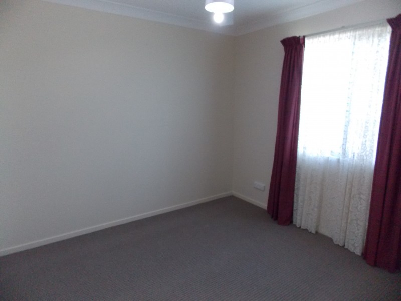 27 Dellvene Cres, Rosewood QLD 4340