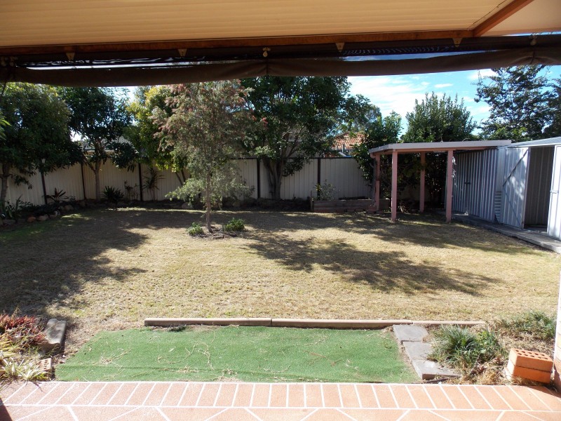 27 Dellvene Cres, Rosewood QLD 4340