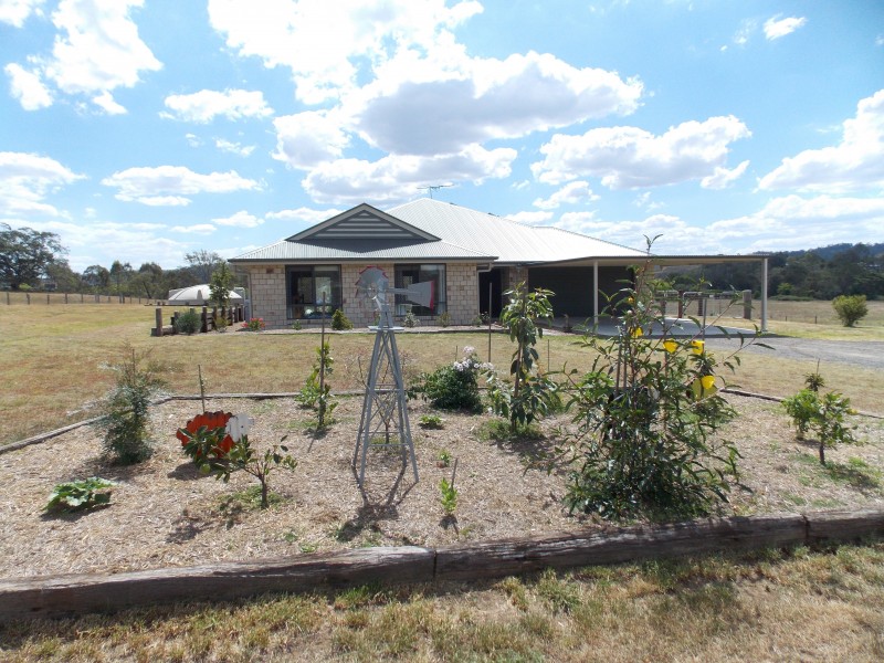 37 Grandchester Mt Mort Rd, Grandchester QLD 4340