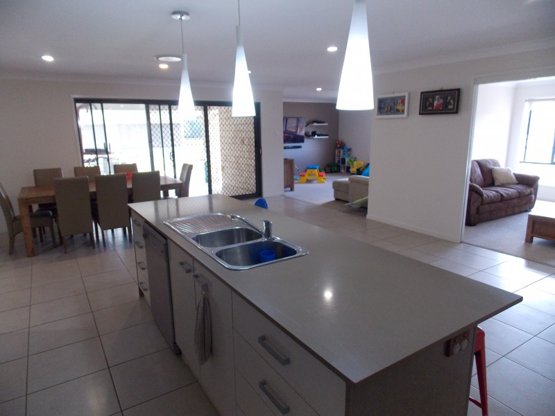 37 Grandchester Mt Mort Rd, Grandchester QLD 4340