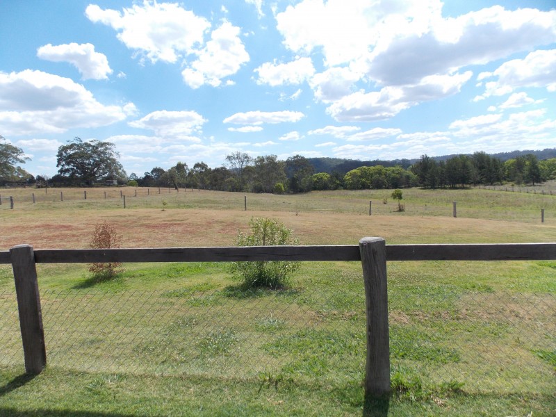 37 Grandchester Mt Mort Rd, Grandchester QLD 4340