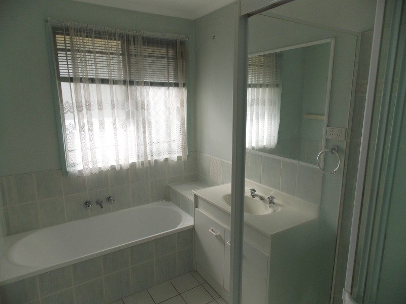 73 Bernadette Cres, Rosewood QLD 4340