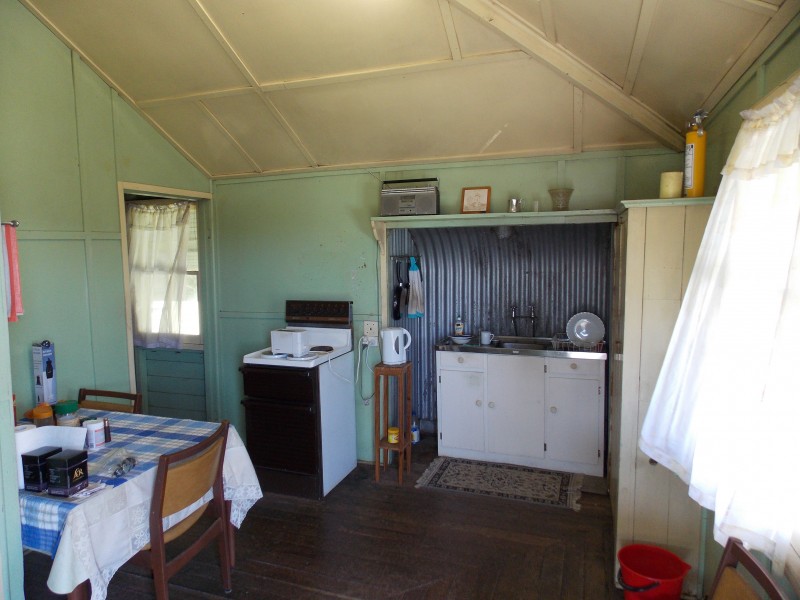 199 Mt Forbes School Rd, Mount Forbes QLD 4340