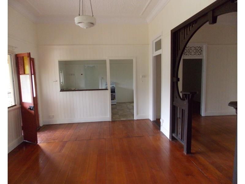 108 Pine Mountain Rd, Brassall QLD 4305