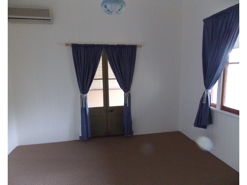 108 Pine Mountain Rd, Brassall QLD 4305