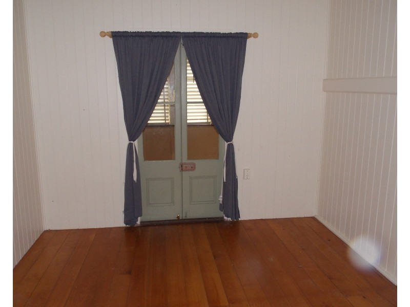 108 Pine Mountain Rd, Brassall QLD 4305
