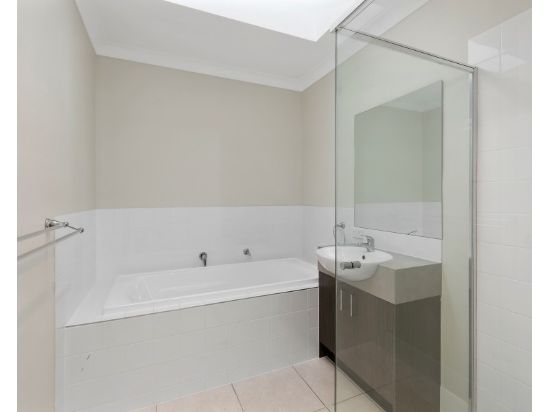 13 Harmony Cres, South Ripley QLD 4306