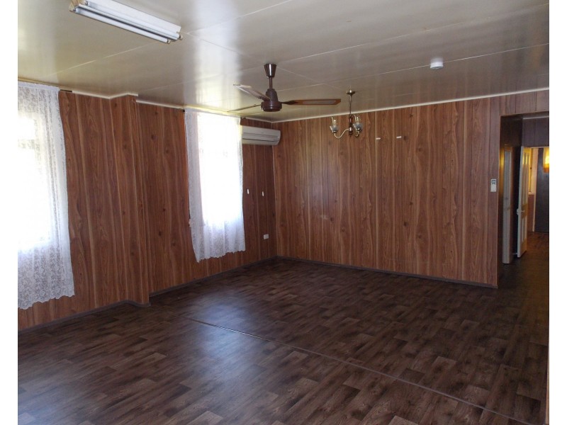 7 Yates St, Rosewood QLD 4340