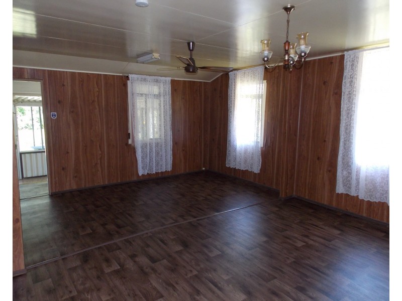 7 Yates St, Rosewood QLD 4340