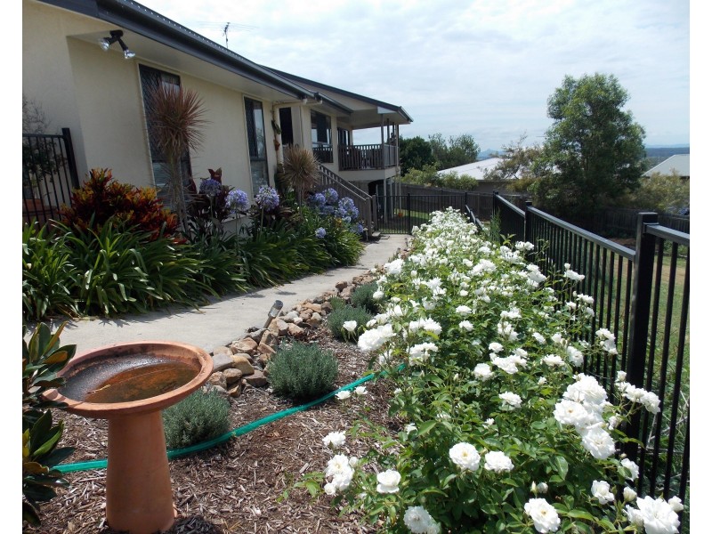 17 Normanton Cl, Rosewood QLD 4340