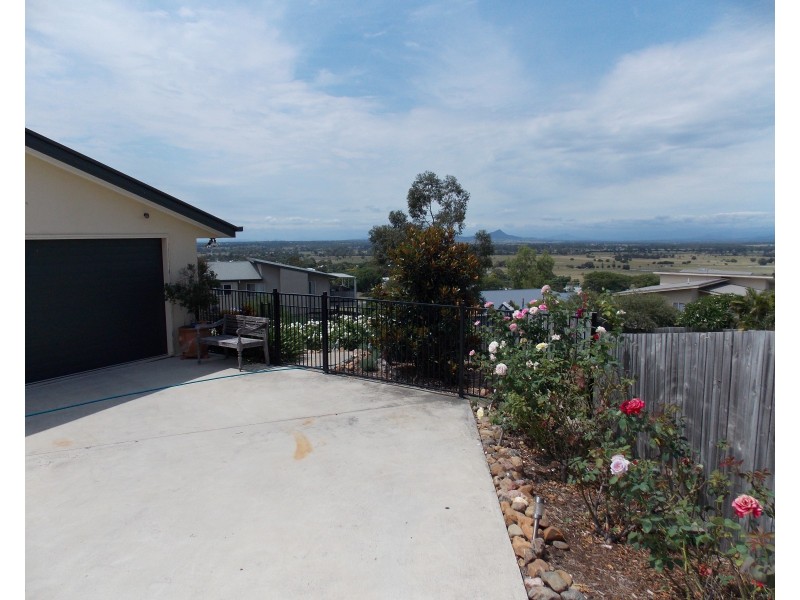 17 Normanton Cl, Rosewood QLD 4340