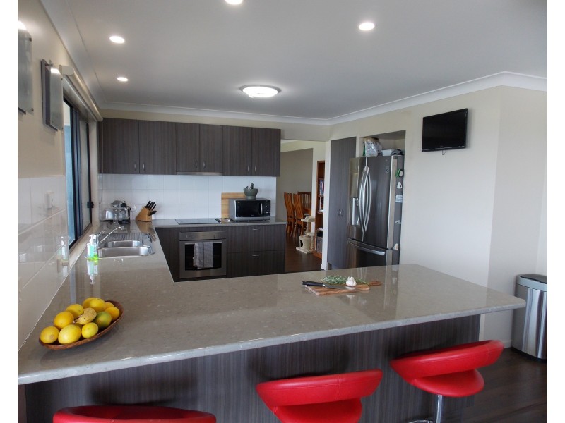 17 Normanton Cl, Rosewood QLD 4340