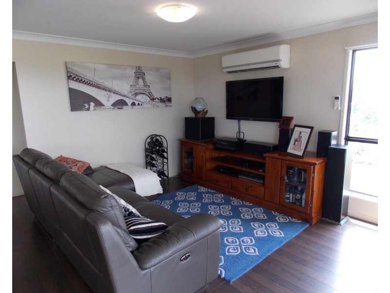 17 Normanton Cl, Rosewood QLD 4340