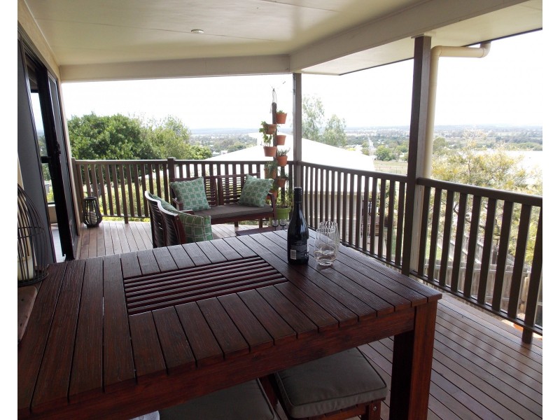 17 Normanton Cl, Rosewood QLD 4340