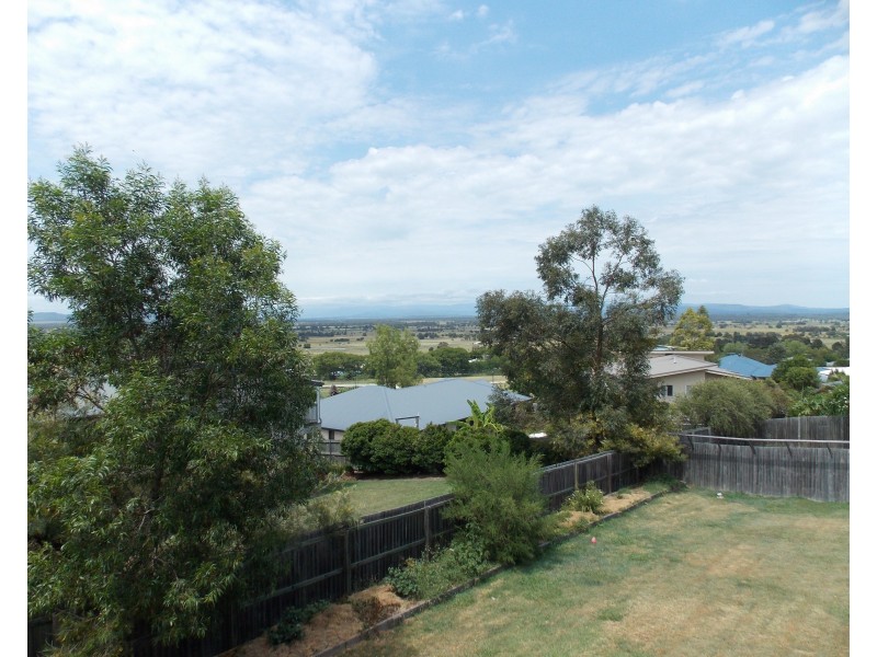 17 Normanton Cl, Rosewood QLD 4340
