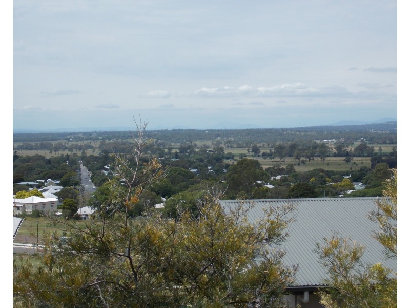 17 Normanton Cl, Rosewood QLD 4340