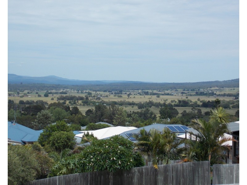 17 Normanton Cl, Rosewood QLD 4340