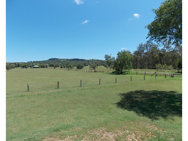 49 Hospital Rd, Rosewood QLD 4340