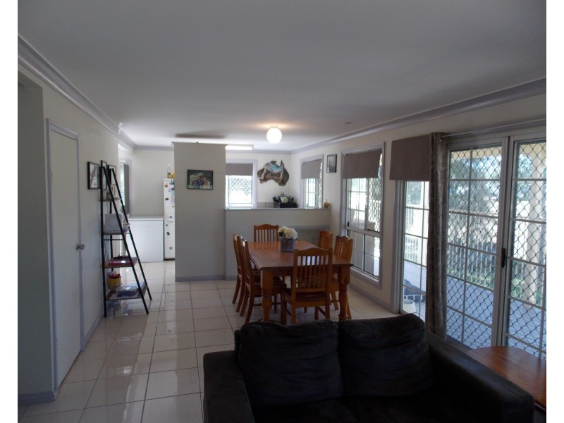 75 Queen St, Marburg QLD 4346