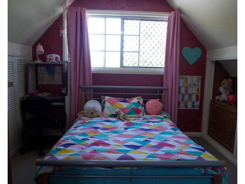 75 Queen St, Marburg QLD 4346