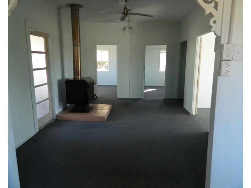 Walloon QLD 4306