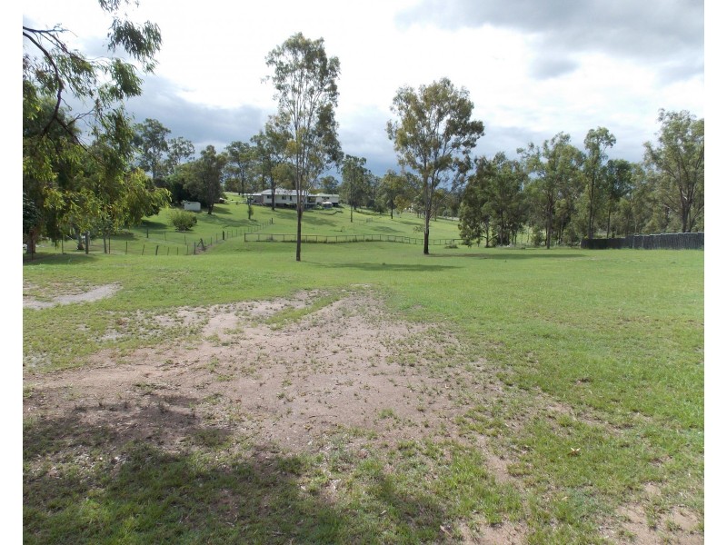 82 Lakes Dr, Laidley Heights QLD 4341