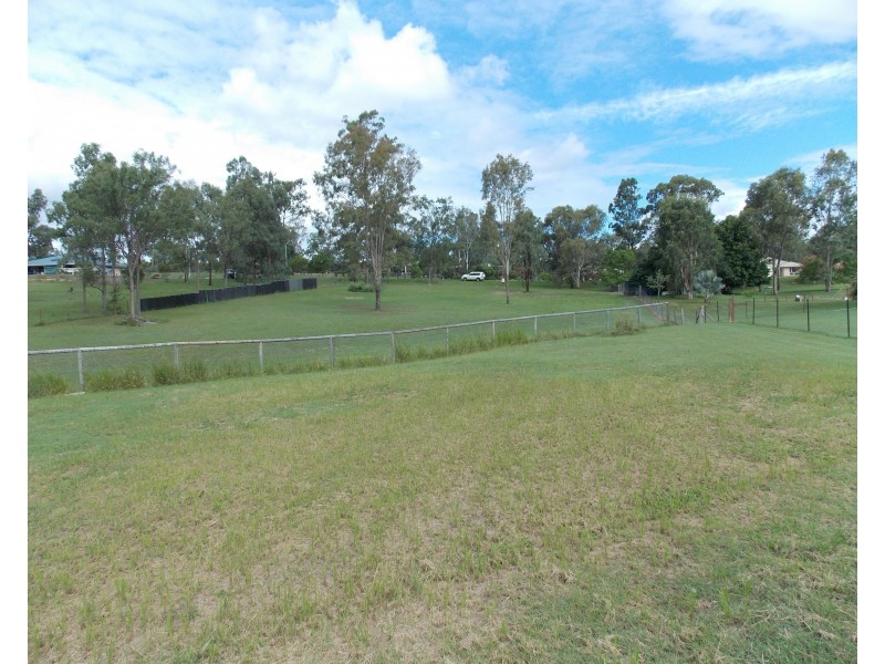 82 Lakes Dr, Laidley Heights QLD 4341