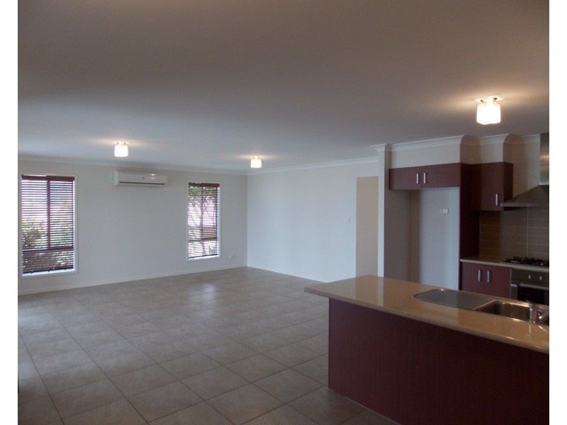 24 Kunkala Ct, Rosewood QLD 4340