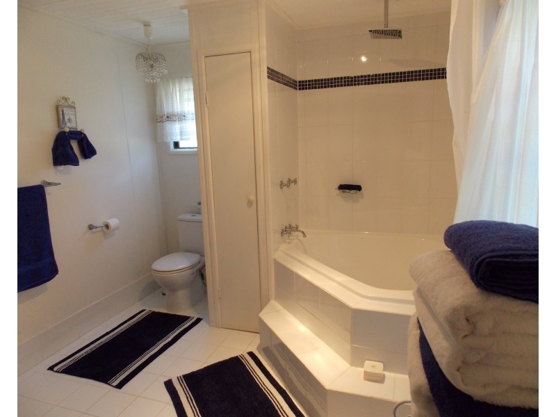 243 Christensen Rd, Mount Walker QLD 4340