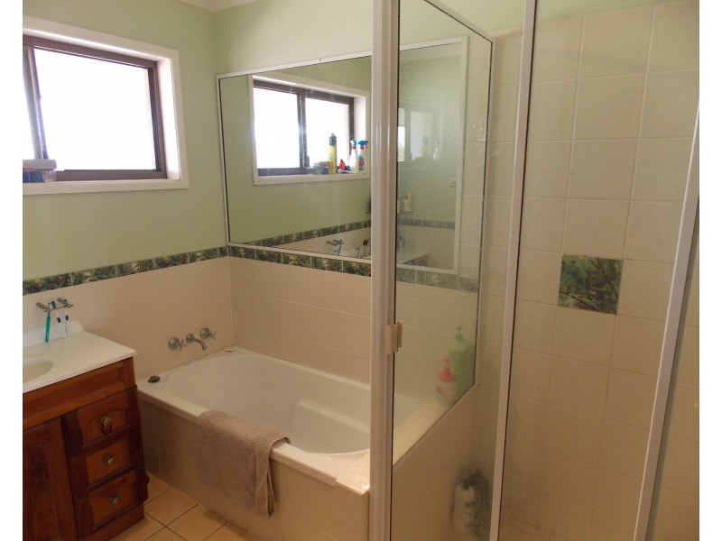 100 Grants Rd, Lower Mount Walker QLD 4340