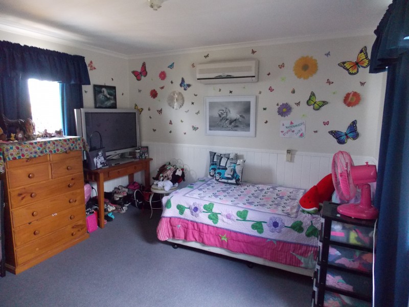 14 Ahearn St, Rosewood QLD 4340