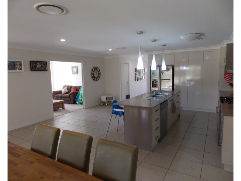 37 Grandchester Mt Mort Rd, Grandchester QLD 4340