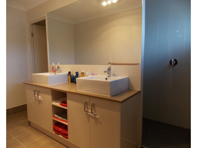 37 Grandchester Mt Mort Rd, Grandchester QLD 4340