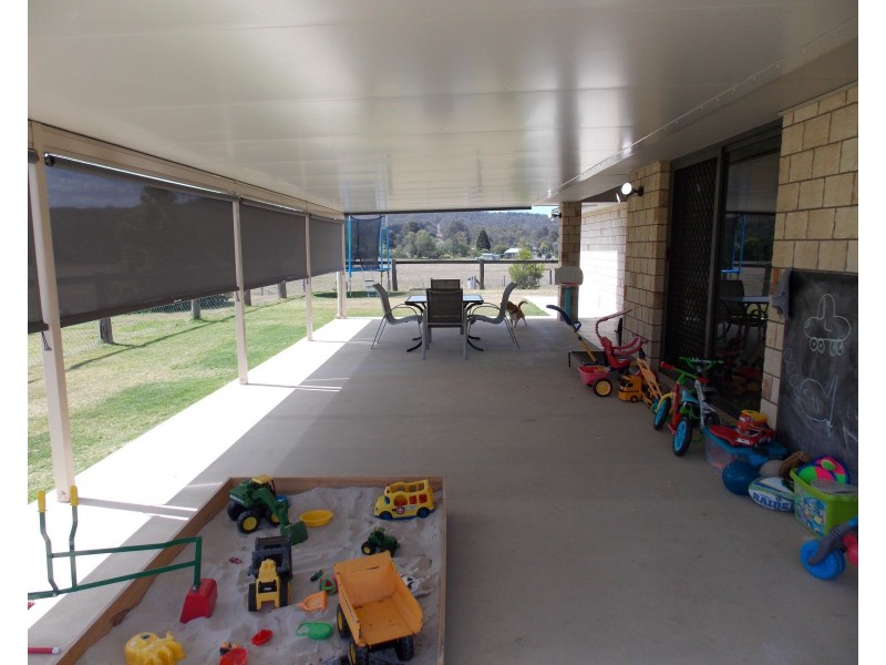 37 Grandchester Mt Mort Rd, Grandchester QLD 4340