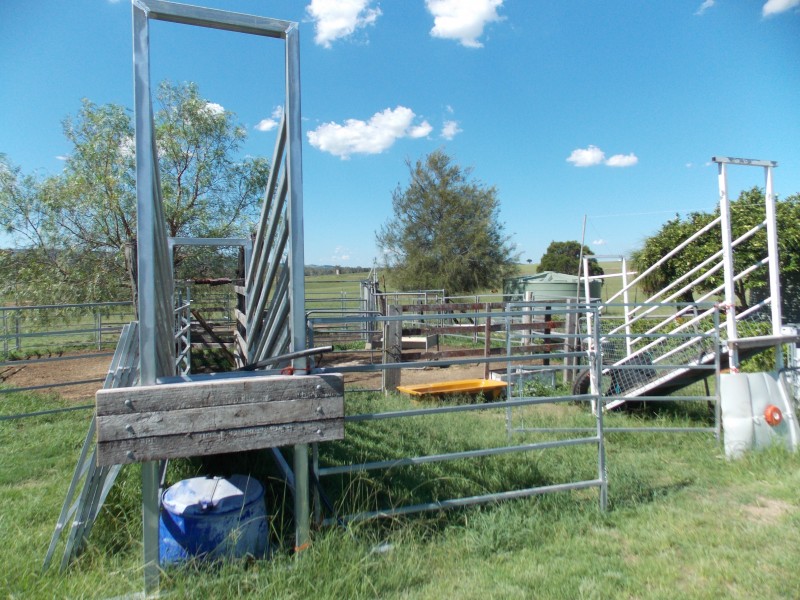 13 Ferling Rd, Calvert QLD 4340