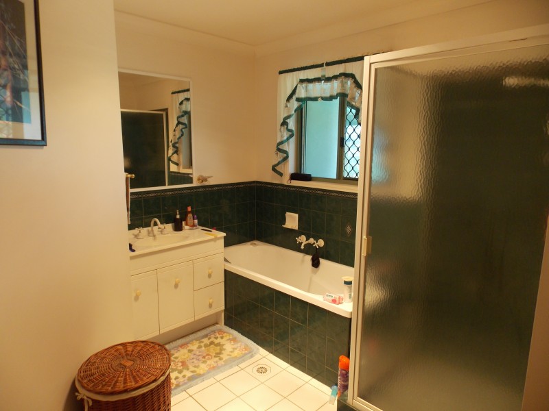 13 Ferling Rd, Calvert QLD 4340