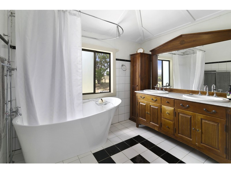 38 Linnings Rd, Haigslea QLD 4306