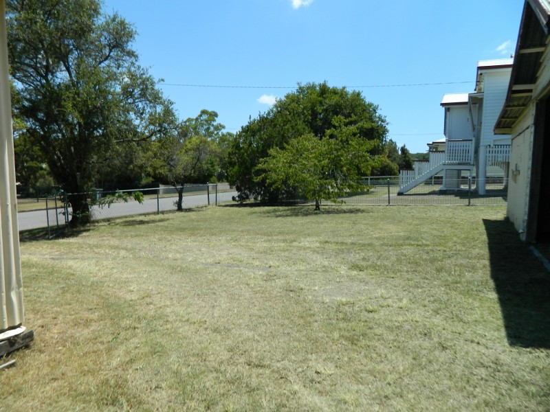 11 Yates Street, Rosewood QLD 4340